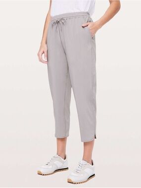 Lululemon Keep It Classic Crop 23" Dark Chrome Size 10